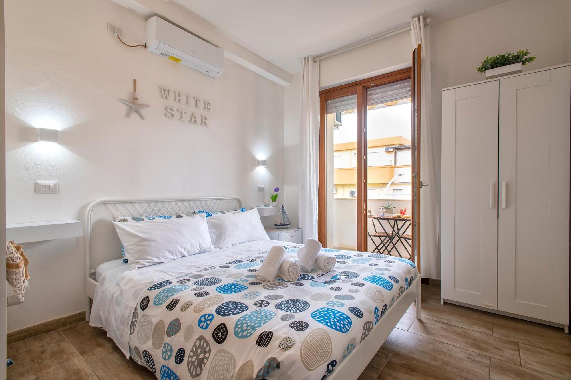 White Star Rooms Accomodation Fast Check-In Alghero Exterior foto