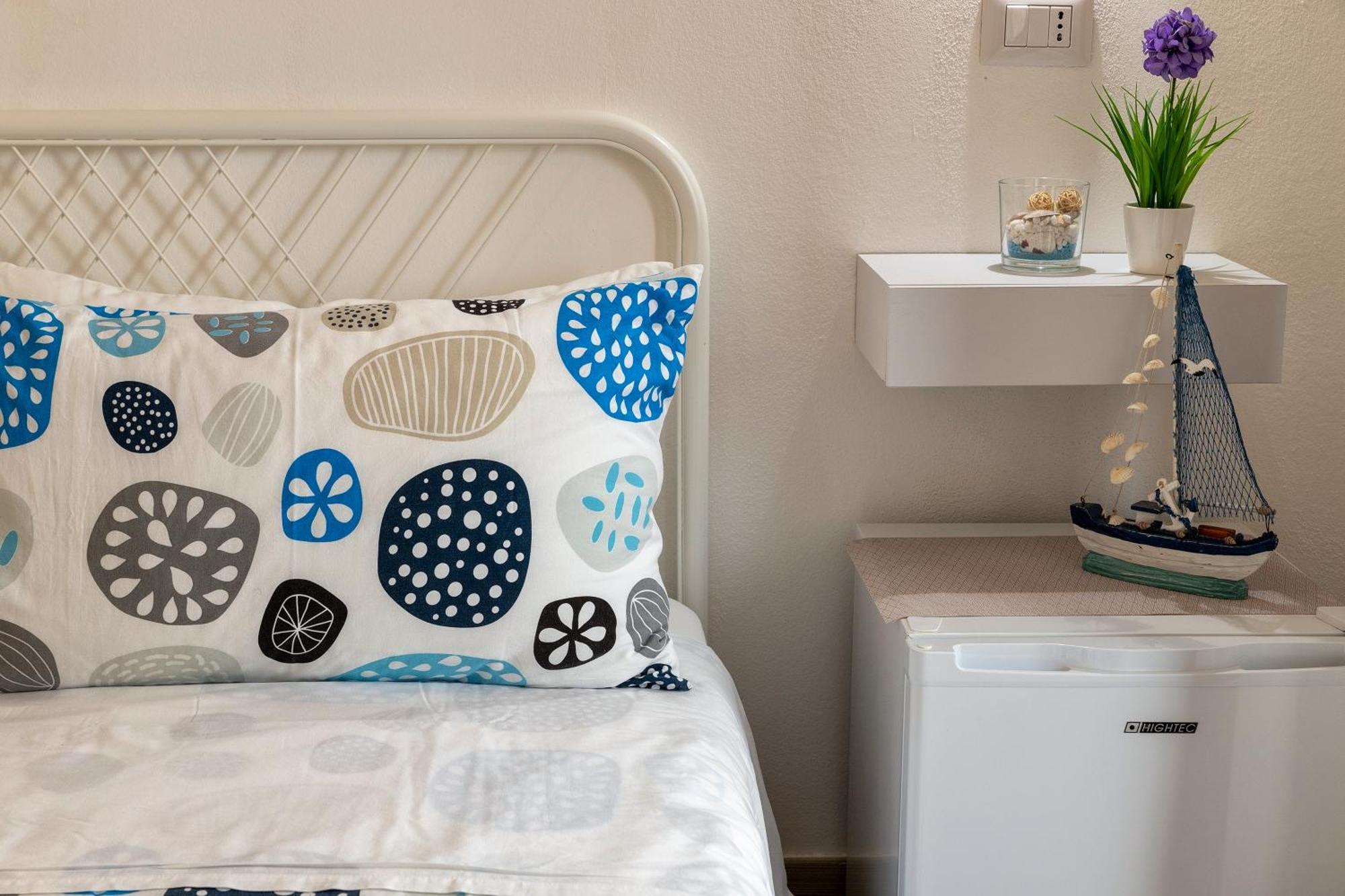 White Star Rooms Accomodation Fast Check-In Alghero Exterior foto