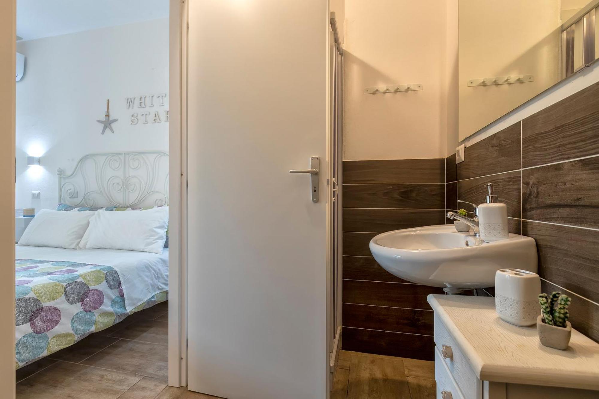 White Star Rooms Accomodation Fast Check-In Alghero Exterior foto