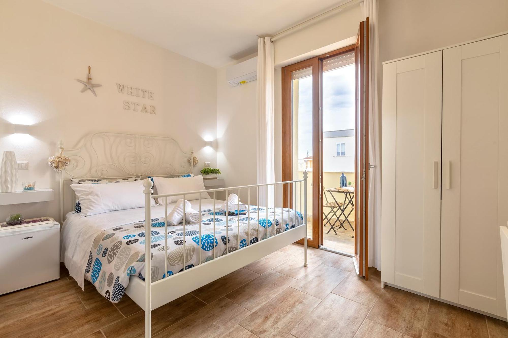White Star Rooms Accomodation Fast Check-In Alghero Exterior foto